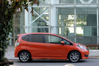 2代目「フィット」デビュー時には、1.5リッターモデルの総称だった「RS」。3年後のマイナーチェンジを機に中身も見た目もテコ入れされ、よりスポーティなグレードに生まれ変わった。