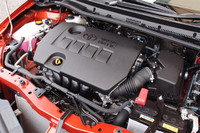 エンジンは、1.5リッター直4と1.8リッター直4（写真）の2本立て。これらは、“主戦場”となる欧州市場では扱われない。