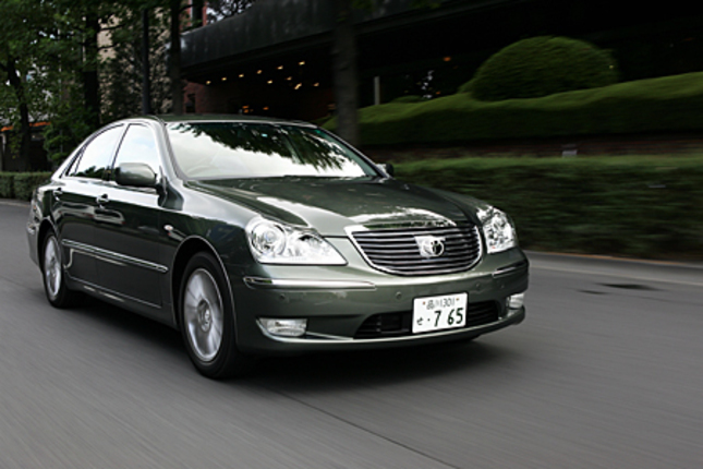 【スペック】全長×全幅×全高＝4950×1795×1465mm/ホイールベース＝2850mm/車重＝1690kg/駆動方式＝FR/4.3リッターV8 DOHC32バルブ（280ps/5600rpm、43.8kgm/3400rpm）/価格＝609万円（テスト車＝721万9800円）