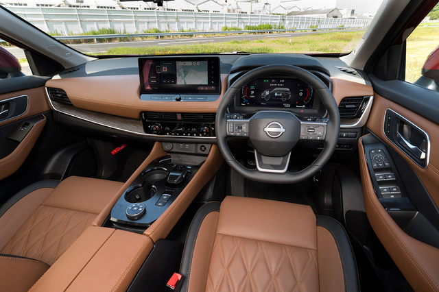日産　エクストレイル　42000km マニュアル　内装外装キレイ　2年車検と税込 日産が「エクストレイル」をマイナーチェンジ “タフギア”を強調した新