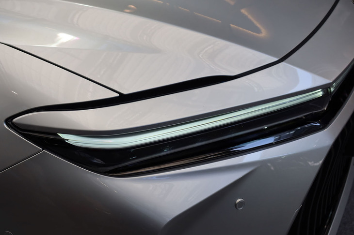 トヨタ・クラウン セダン（ヘッドランプ）