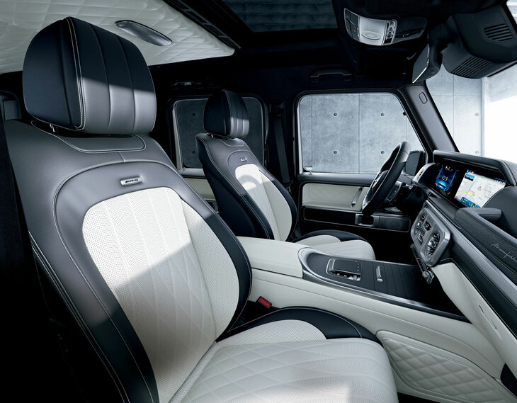 内装色：MANUFAKTURプラチナホワイト／ブラック