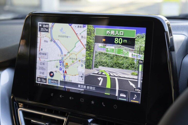 標準で装備される9インチのスマートフォン連携メモリーナビゲーション。スズキのコネクテッドサービス「スズキコネクト」にも対応している。