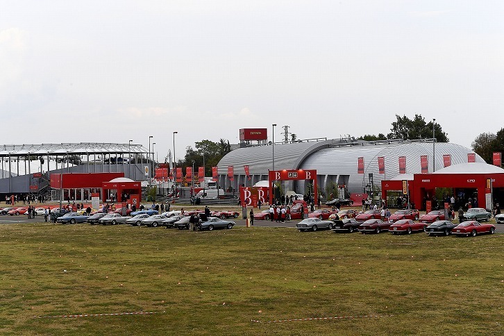 コンクールデレガンスの様子。