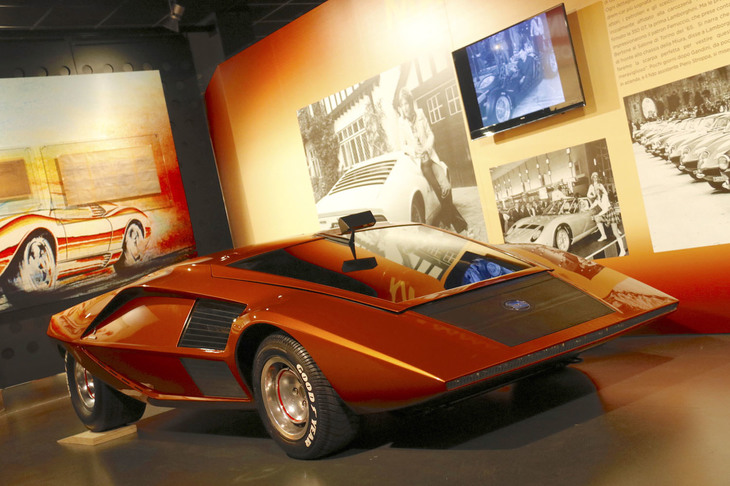 ベルトーネによる1970年「ストラトス ゼロ」。トリノ自動車博物館にて2019年1月撮影。