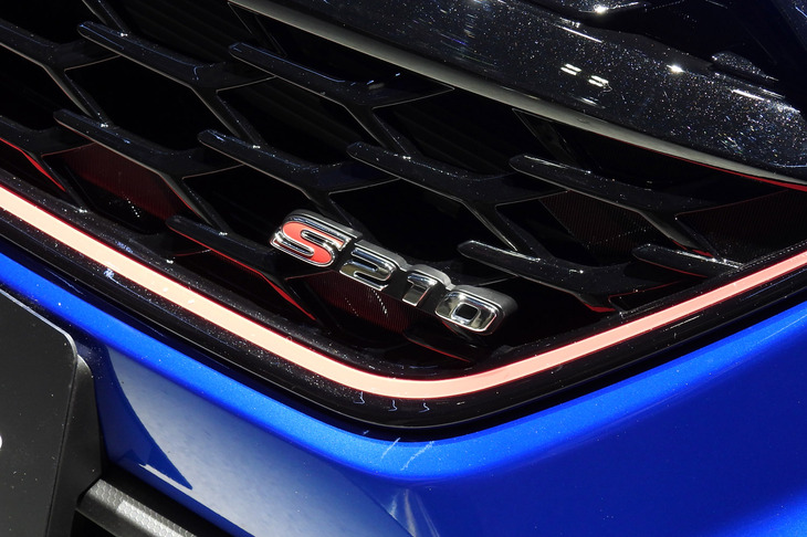 台数限定500台で販売される「S210」は、国内向けとしては実に8年ぶりの「Sシリーズ」。