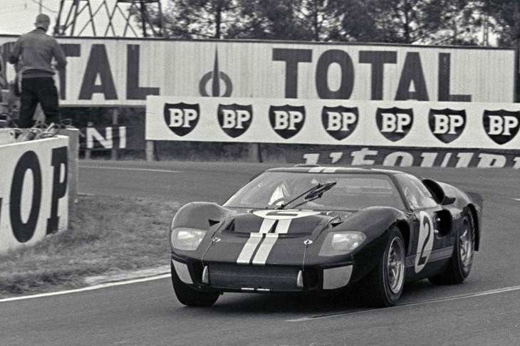 1966年のルマンを制した「フォードGT40」。フォード勢はこの年からルマンで4連覇を果たした。