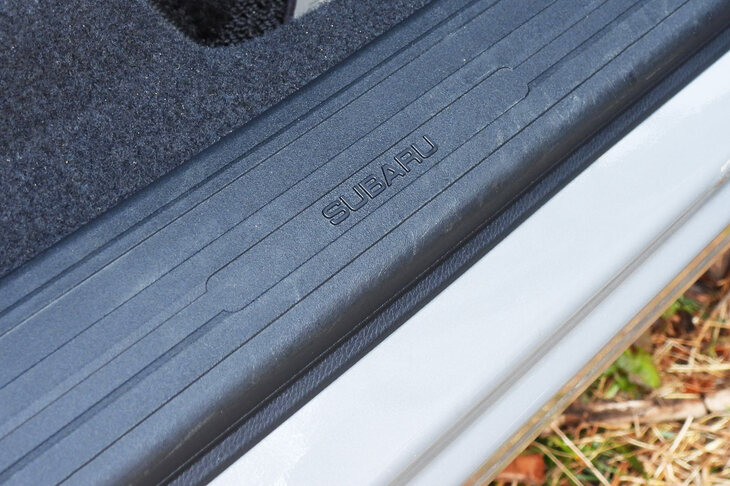 スバル・フォレスター プレミアムS：HEV EX（フロントサイドシルカバー）