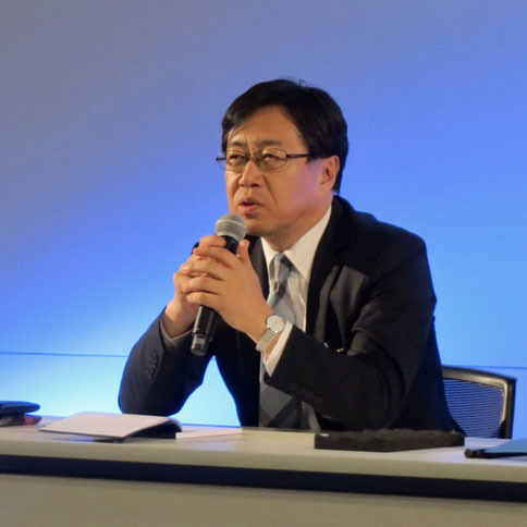 基調報告を行った、トヨタのパワートレーンカンパニー常務理事を務める安部静生氏。