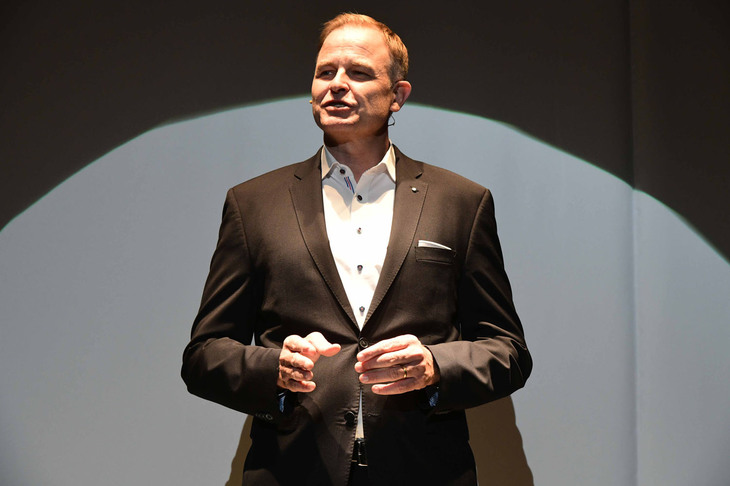 発表イベントに登壇したBMWジャパンの代表取締役社長クリスチャン・ヴィードマン氏。