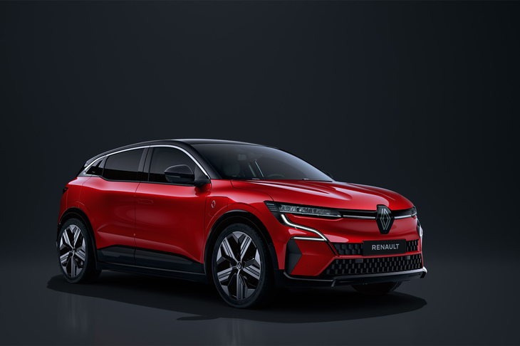 「フォルクスワーゲンID.3」のライバルとされる「メガーヌE-TECHエレクトリック」。ルノー・日産・三菱のアライアンスによるEV専用プラットフォーム「CMF-EV」が使用されている。