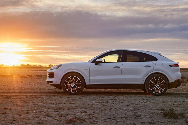 カイエンEハイブリッド クーペ