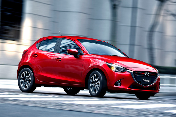 2014年9月に受注が開始された4代目「デミオ」。2019年の一部改良に伴い、日本でも車名が海外名の「マツダ2」に改められた。
