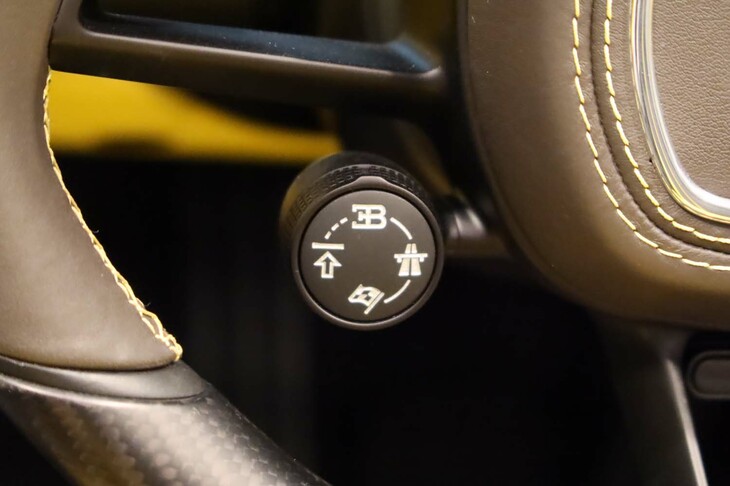 ブガッティW16ミストラル（走行モードのセレクター）