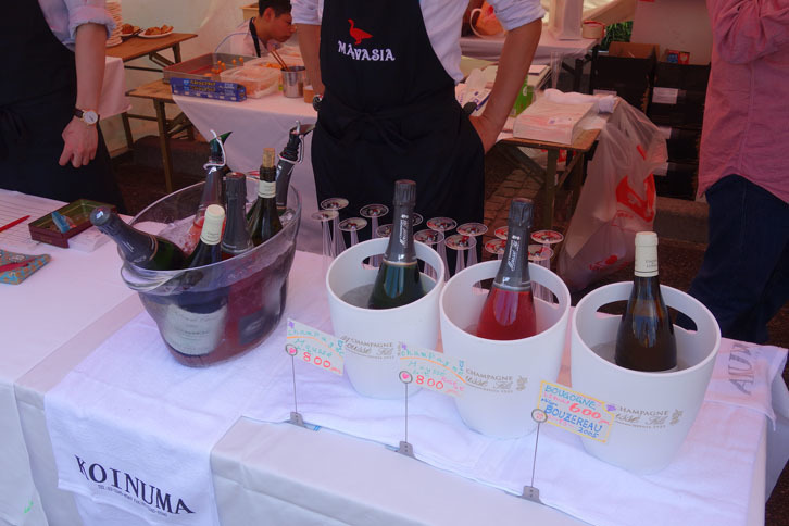 レストラン モナリザのブース。いわゆる“泡”を取り扱うどのブースでも、スパークリングワインではなく、きちんとシャンパーニュを提供していたことに感心した。