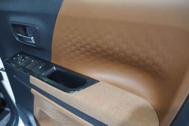 日産ルークス ハイウェイスター（ドアインナーパネル）