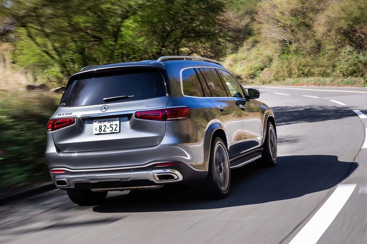48Vのマイルドハイブリッド機能やコースティング機能などによって効率もあきらめていない「GLS580 4MATICスポーツ」。WLTCモードの燃費値は8.3km/リッターで、今回の試乗では満タン法で6.9km/リッターを記録した。
