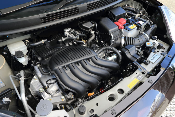 いたるところにモータースポーツで培った技術が取り入れられた1.6リッター直4エンジン。加工や組み立てに関しても、レース用エンジンの製作を手がけてきた職人が担当している。