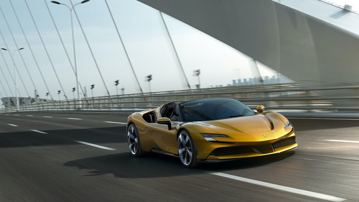 フェラーリSF90スパイダー