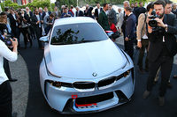 BMWがコンセプトカー「2002オマージュ」を発表