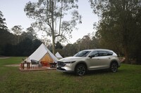 「CX-8」にはガソリンエンジンもラインナップされているが、ディーゼル需要が高く、全体の7割近くを占める。なお、駆動方式の需要はFFが6割、4WDが4割とのこと。