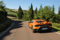 日本での車両価格は3416万9904万円。デリバリーは2017年夏以降になる見込み。