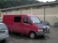 シエナ県ポッジボンシのスーパーマーケット駐車場で。ウクライナを往復する「フォルクスワーゲン・トランスポーター」。2010年に撮影。