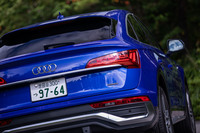 今回の試乗車は「Q5スポーツバック」の日本導入を記念して設定された、限定モデル「ファーストエディション」。カタログモデルには設定のない「マトリクスOLEDリアライト」を標準装備している。車両本体価格は837万円。