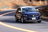 前マクファーソンストラット、後ろトレーリングアームのサスペンションが採用される「Tロック」。ワインディングロードでは見た目から想像する以上に軽快な走りが味わえた。