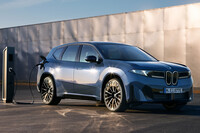 コンセプトモデルと比べると、かなり普通のSUVになってしまった新型「BMW iX3」。しかしそのインテリアはというと……。