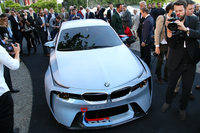 「コンコルソ・デレガンツァ・ヴィラ・デステ2016」の前夜祭で発表された「BMW 2002オマージュ」。