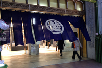 三越が明治42年に結成した音楽隊は後年、宝塚少女歌劇のアイデアにつながったといわれる。