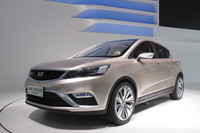 吉利のプラグインハイブリッド車「帝豪クロスPHEV」。