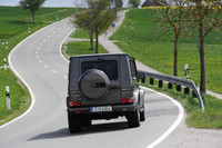 【スペック】G63 AMG：全長×全幅×全高＝4769×1855×1938mm／ホイールベース＝2850mm／車重＝2550kg／駆動方式＝4WD／5.5リッターV8DOHC32バルブ（544ps/5500rpm、77.5kgm/2000-5000rpm）（欧州仕様車）