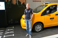 F1日本グランプリのために来日していた、レッドブル・ルノーのセバスチャン・ベッテル選手。
    