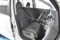 「ハイライン」のシートは、ファブリックとアルカンターラのコンビ柄スポーツシートとなる。