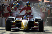 
	ブーデは、ポールポジション、ファステストラップ、そして優勝とすべてを勝ち取り、最終戦までもつれこんだタイトル争いに決着をつけた。シーズン14戦の半分を勝利したことになる。
	 