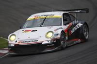 GT300クラス優勝のNo.33 HANKOOK PORSCHE(木下みつひろ／影山正美組) 。