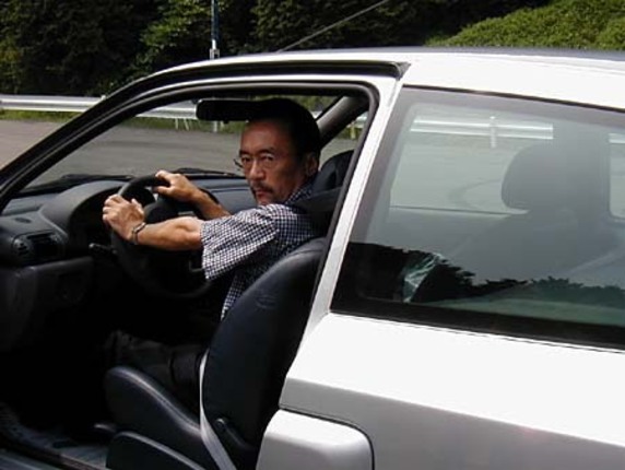 【スペック】全長×全幅×全高＝3803×1810×1365mm/ホイールベース＝2510mm/車重＝1335kg/駆動方式＝MR/3リッターV6DOHC24バルブ(230ps/6000rpm、30.6kgm/3750kgm)/車両本体価格＝498.0万円（オートトレーディング・ルフト・ジャパン：Tel.0120-63-1577） 