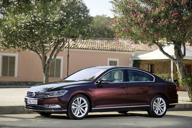 「フォルクスワーゲン・パサート」（写真は海外仕様車）