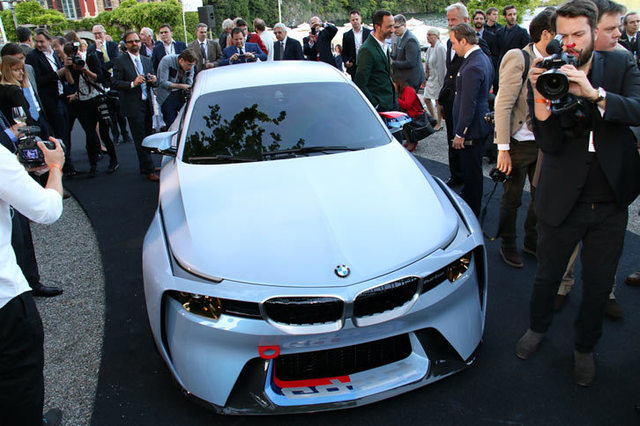 BMWがコンセプトカー「2002オマージュ」を発表 【ニュース】 - webCG