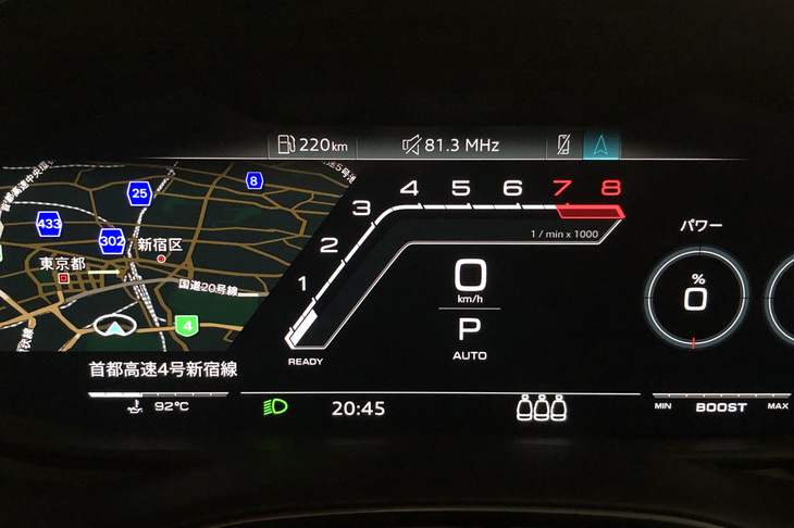 「RS」モデル専用の表示機能を備えたデジタルメーター「アウディバーチャルコックピット」。デジタルタコメーターは、かつて父が乗ってた初代「ソアラ」そっくりで涙が出そうになった。