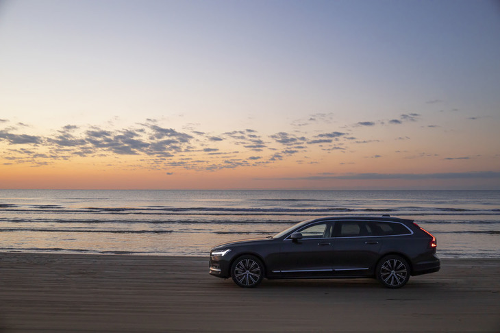 「V90 B6 AWDインスクリプション」の燃費値はWLTCモードで11.4km/リッター。今回の試乗では649.3km走行し、満タン法で10.9km/リッターを記録した。