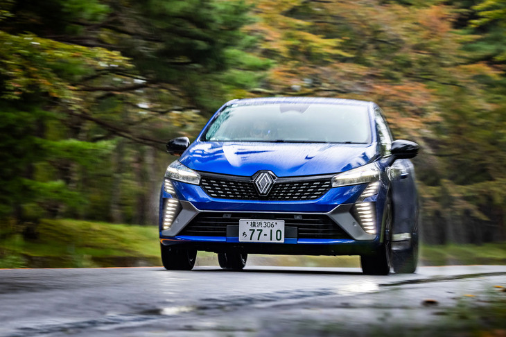 急加速を行うのでなければ、50km/h近くまではほとんどのシーンでエンジンがかからず、モーターのみで駆動をまかなう。街なかの走行はモーターが主体になるから、日常使いでの燃費が期待できる。