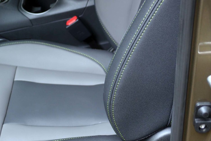 スバル・レガシィ アウトバックX-BREAK EX（フロントシート）