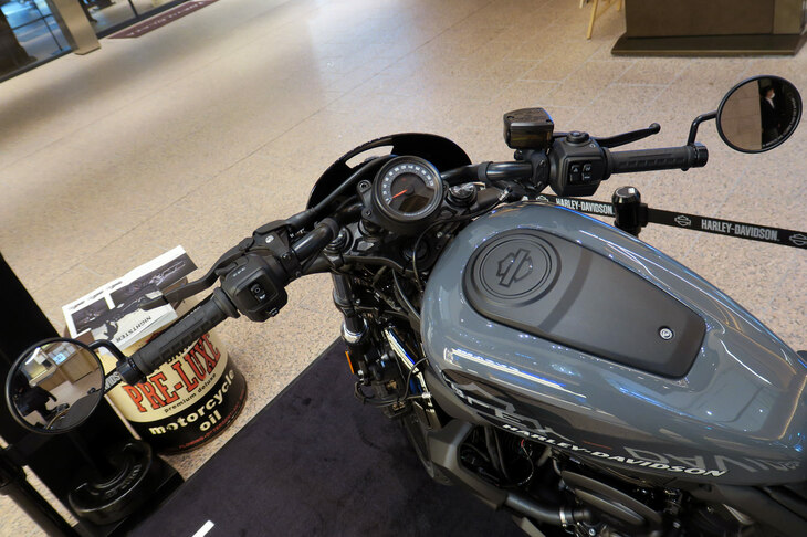 ハーレーダビッドソン・ナイトスター（ハンドルまわり）