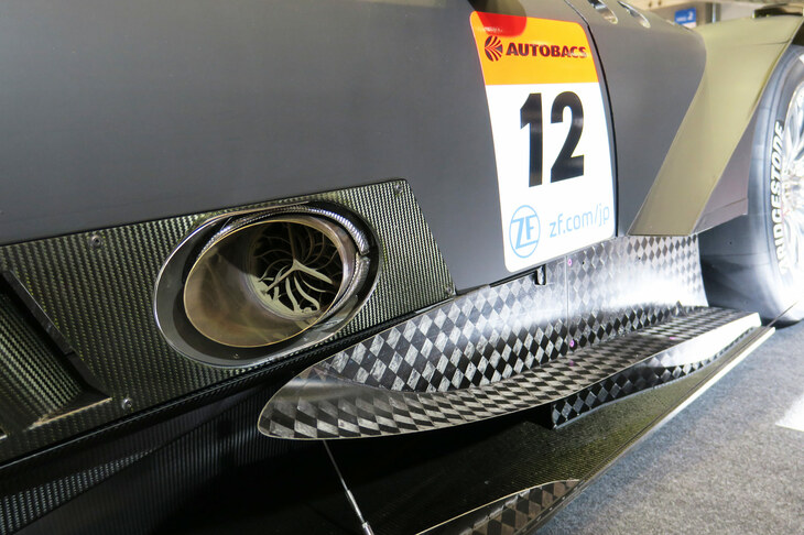 ブリヂストンの競技用タイヤを装着した、TEAM IMPULの「Nissan Z GT500」。