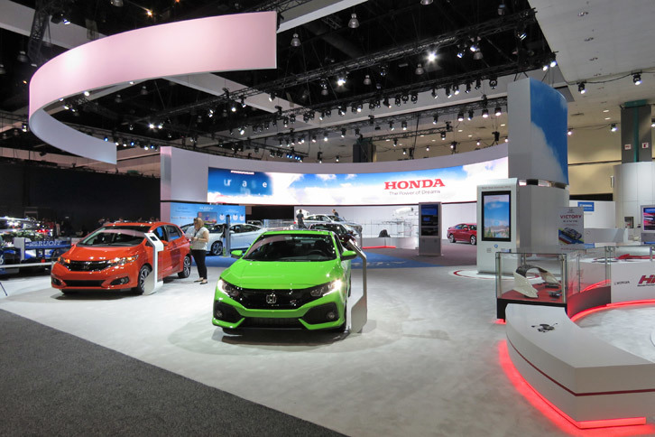 ロサンゼルスモーターショー2017のホンダブースの様子。