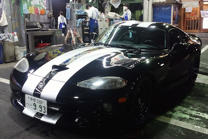 交換部品が怪しい……といえば、過日ついにやられた。某洗車屋さんで、キーを破壊されたのだ。車体部品ではないけれど、バイパーのキーは交換が面倒くさいアイテムの筆頭として知られている。