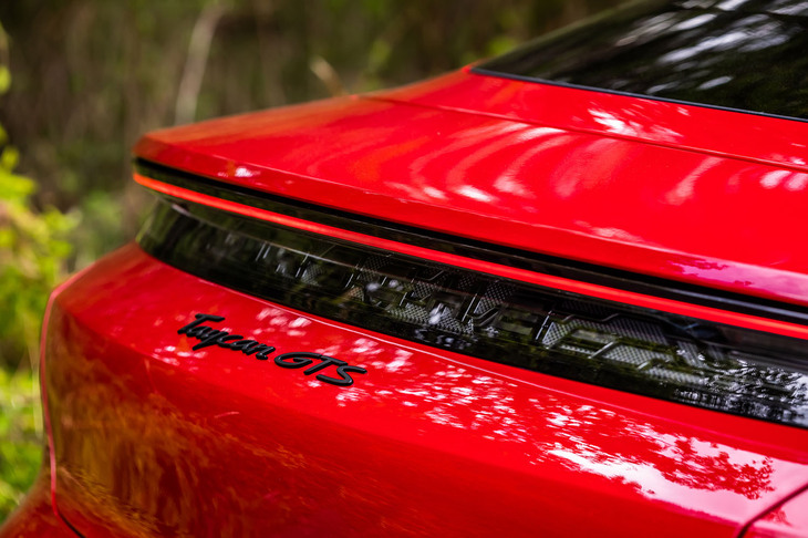 これまで「GTS」のグレード名は、ラインナップのなかで主に熱い走りをイメージさせるモデルに用いられてきた。そのルーツは1960年代のレーシングマシン、「904カレラGTS」にさかのぼる。